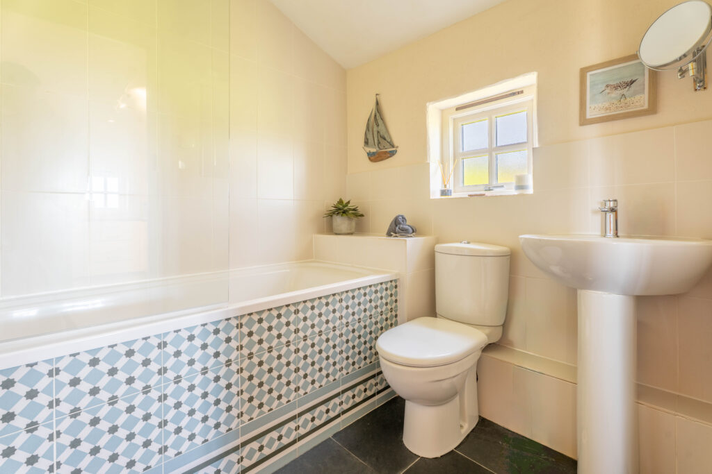 Yr Hafan -Pencaer Cottage Bathroom 2026